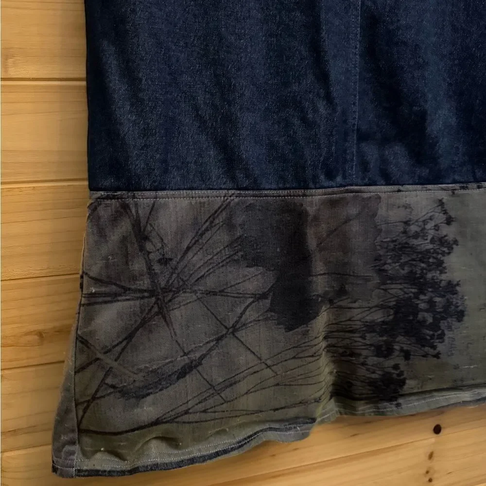 Vintage D.S. Alexus Size Medium Denim & Abstract Watercolor Slit Hem Maxi Skirt